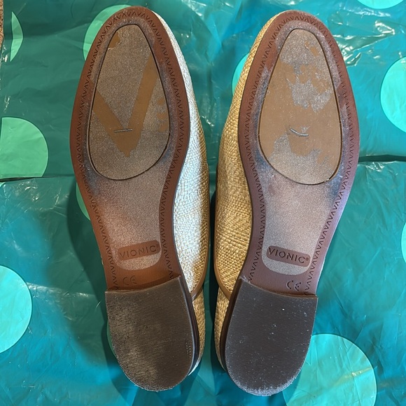 Vionic Tan Mules - Picture 7 of 9